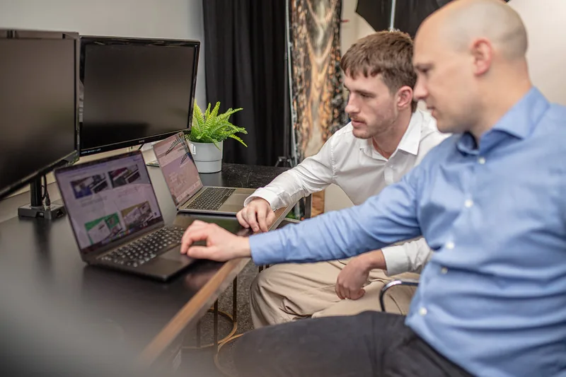 AI assistant answers for Yorkshire searches reviewed by Halizona